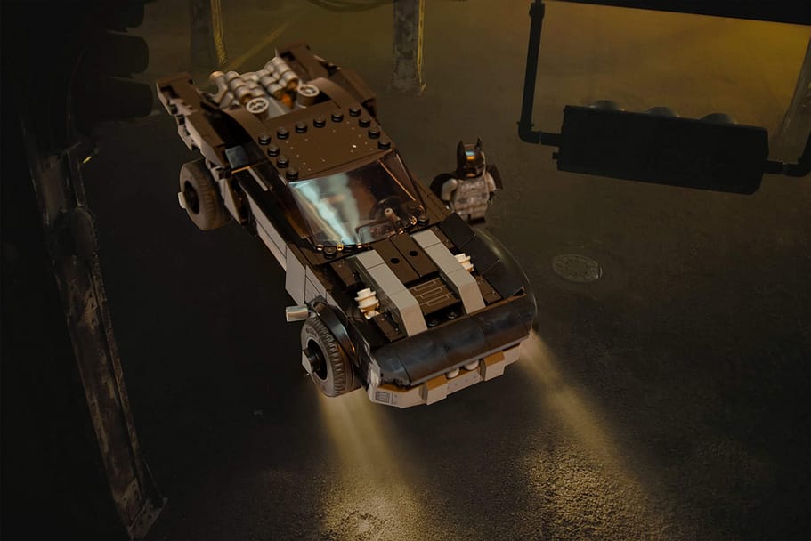 LEGO Technic 42127 pas cher, La Batmobile de Batman